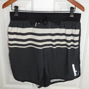 Zoot Ironman Triathlon Board Short Black/White Stripe Medium - 7" Inseam